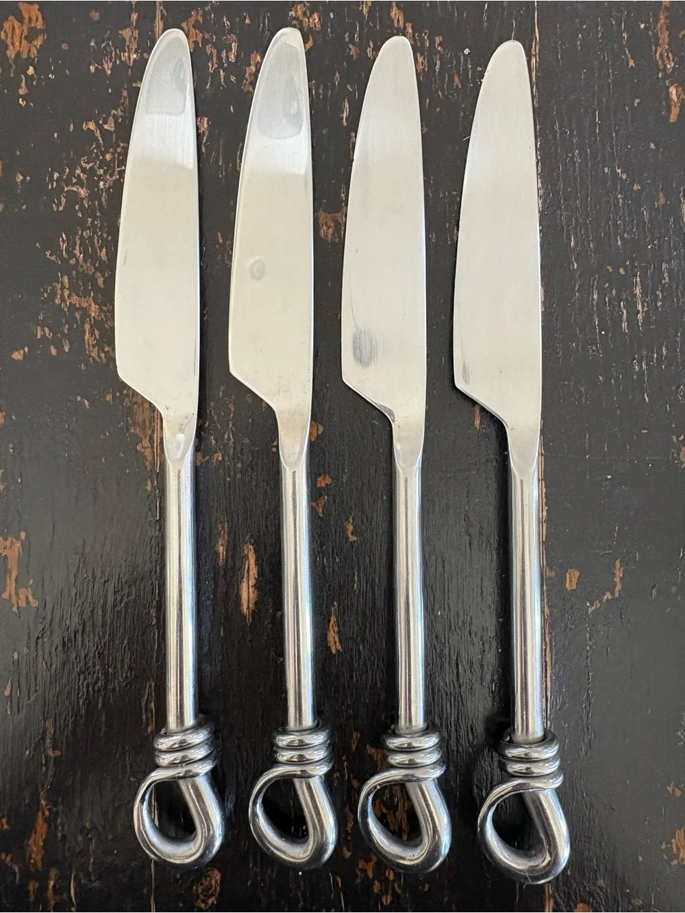 Gibson CUOMO Stainless DINNER KNIVES Open Ring Tip 18/8 Glossy Flatware Set of 4
